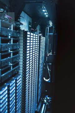 Server room, infrastructure and cybersecurity system with network for digital Foto stock