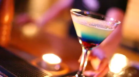 Server Taking Cocktail Off Bar Stockbeeldmateriaal 42125120