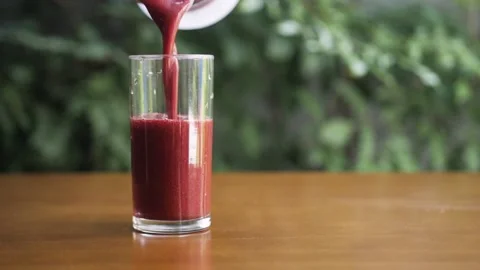 Servindo Suco de Pitaya Stock Footage 201894719