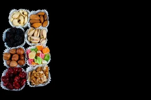 A serving of assorted candied fruit, dried cherries, almonds, raisins, walnut Foto stock