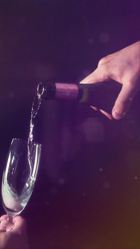 Serving champagne Vidéo 227015514