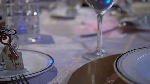 Serving exquisite wedding table Video stock 105651923