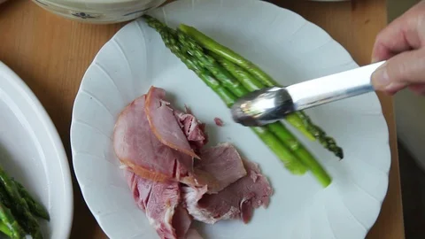 Serving ham dinner with potato salad 스톡 동영상 108795824