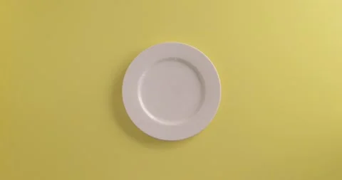 Serving an omelette Video stock 132148771