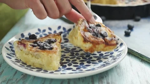 Serving a piece of pie on the plate. Stock Footage 207025165