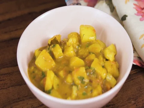 Serving Potato curry Stock Footage 80419106