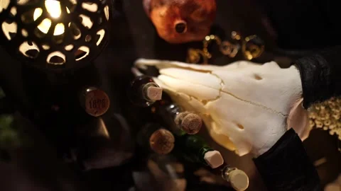 Session of black magic with the skull of a goat by candlelight 스톡 동영상 132672042