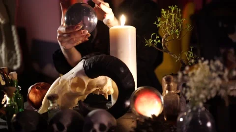 Session of black magic with the skull of a goat by candlelight 스톡 동영상 133076957