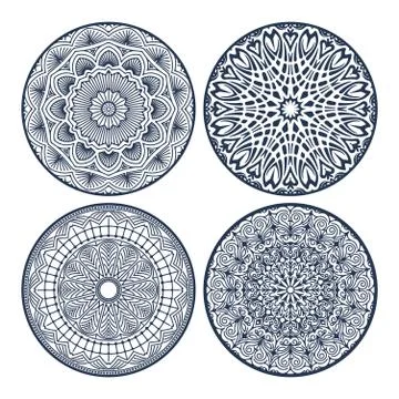 Set of 4 vector lace round decors - mandalas, decorative elements. Illustrazione stock