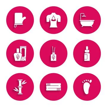 Set Aroma diffuser, Towel stack, Foot massage, Essential oil bottle, Bamboo,  Illustrazione stock