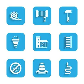 Set Building of fire station, Traffic cone, Fire hose reel, escape, No, bucket Ilustración de archivo