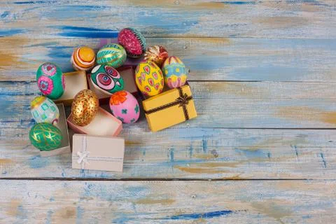 Set of colorful easter egg in small gift box Foto stock