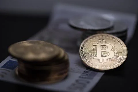 Set of cryptocurrencies. Bitcoin as most important cryptocurrency concept. Foto stock
