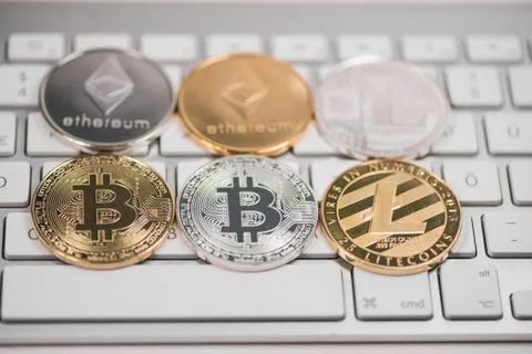 Set of cryptocurrencies. Bitcoin as most important cryptocurrency concept. Stockfoto's