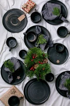 Set of empty black handcrafted ceramic plates Foto stock