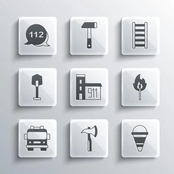 Set Firefighter axe, cone bucket, Burning match with fire, Building of station Ilustración de archivo