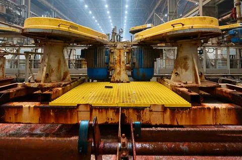 Set of floatation machines separating mineral ore at plant Foto stock
