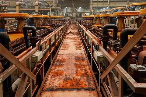 Set of floatation machines separating mineral ore at plant Foto stock