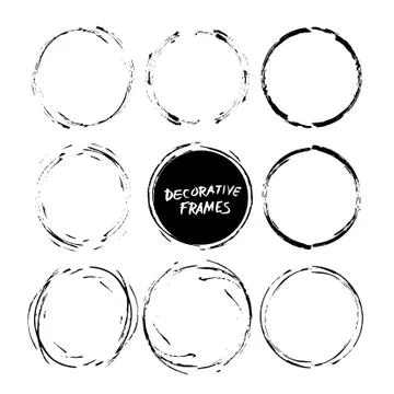 Set of grunge circle frames. Collection of black borders. Bundle of round ele Illustrazione stock