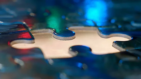 Set the last puzzle element to the place highlighted below Video stock 130154947