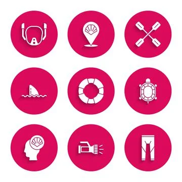 Set Lifebuoy, Flashlight, Wetsuit, Turtle, Scallop sea shell, Shark fin in ocean Illustrazione stock
