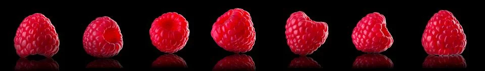 Set of macro photo of raspberry isolated on black background Illustrazione stock