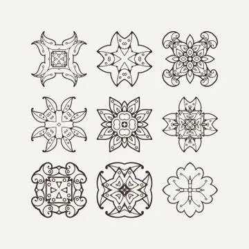 Set of ornate vector mandala symbols. Mehndi lace tattoo. Oriental weave. Illustrazione stock