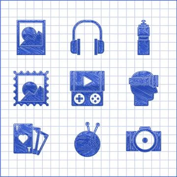 Set Portable video game console, Yarn ball with knitting needles, Photo camera イラスト素材