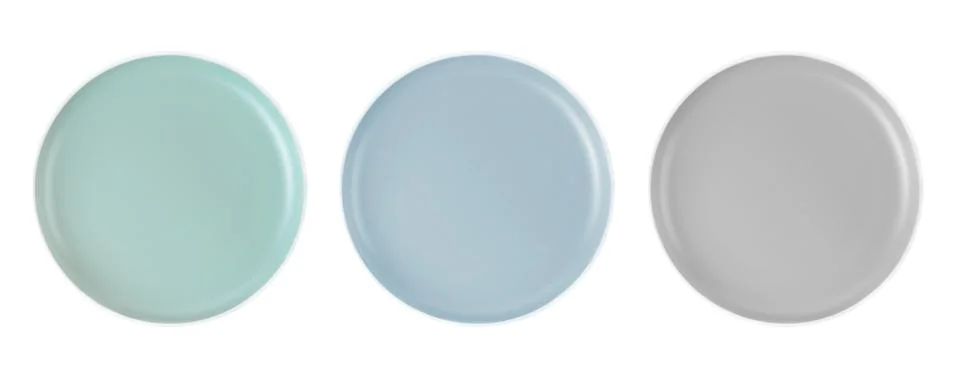 Set of three empty plates isolated on white background with clipping path. Foto stock