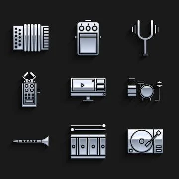 Set Video recorder or editor software on monitor, Drum with drum sticks, Vinyl Illustrazione stock