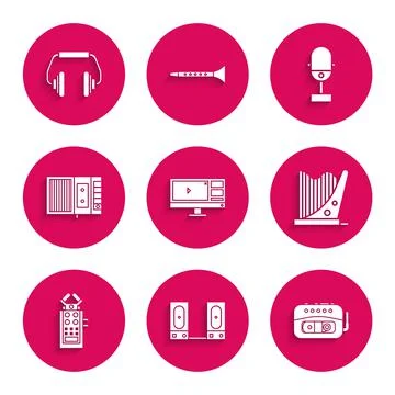 Set Video recorder or editor software on monitor, Stereo speaker, Music tape Illustrazione stock