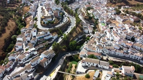Setenil de las Bodegas drone aerial view of town in andalucia mountains. Vídeo Stock 178973384