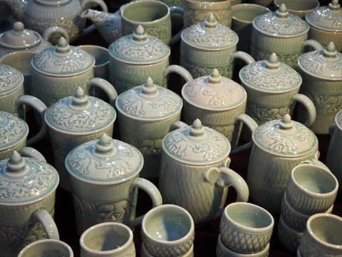 Sets of Elephant Ceramic Teapots and Cups Stock-Fotos