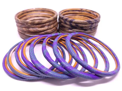 Sets of multicolored Bangles isolated on white background. Bangles are tradit Foto stock