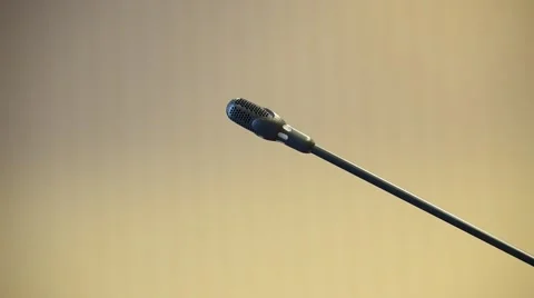 Setting up and testing a press conference microphone 스톡 동영상 67665980