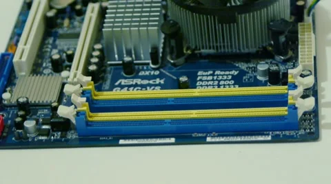 Setting up DDR 3 RAM memory to motherboard Video stock 7413311