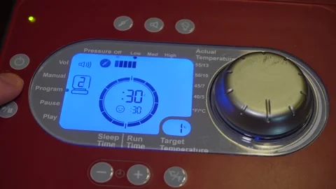 Setting up Game Ready machine Stockbeeldmateriaal 166574267