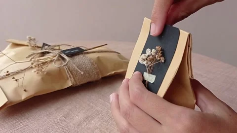 Setting the gift eith the greeting card Stock Footage 150215395