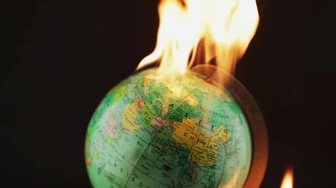 Setting a spinning globe on fire Vidéo 41368401