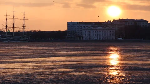 The setting sun over the river Neva in St. Petersburg Stock Footage 49487077
