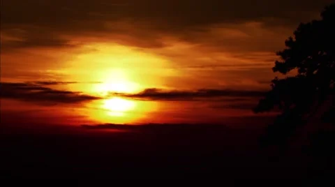 The setting sun，Red sun Video stock 57321627