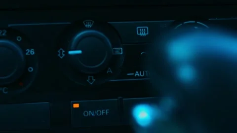 Setting the temperature in the car air conditioner. Car details presentation in 스톡 동영상 143799465
