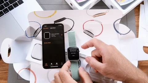 Setting the Wallet app in Apple Watch Video stock 95639319