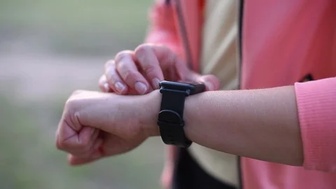 Setup smart watch close up Stock Footage 90434993