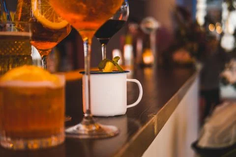 Several different smoothies in glasses of different shapes on the bar counter Stock-Fotos