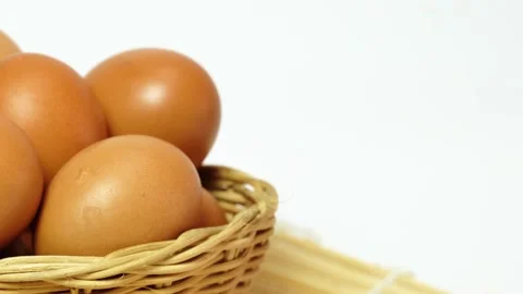 Several eggs in a basket moving pan camera Vidéo 188210938
