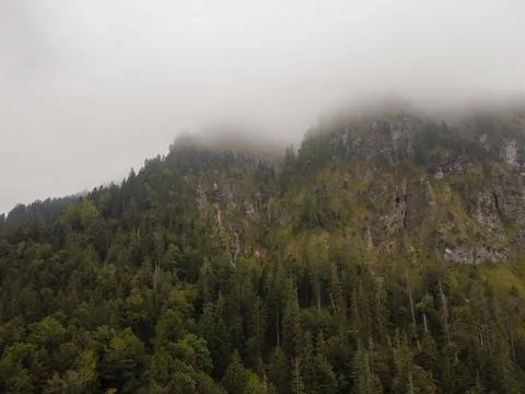 Several layers of mountains, viewed from high mountains are with light fog. Foto stock