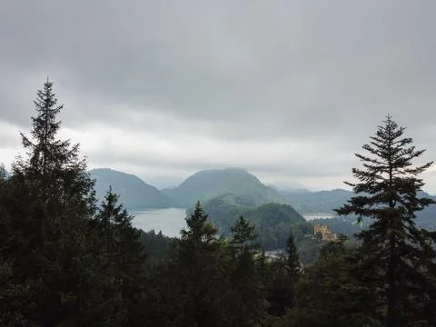 Several layers of mountains, viewed from high mountains are with light fog. Foto stock