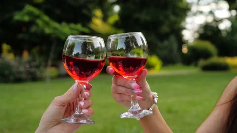 Several options for clinking glasses with red wine. Video stock 146481374