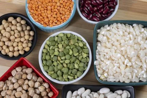 Several pots with raw grains for preparing healthy food Stock-Fotos